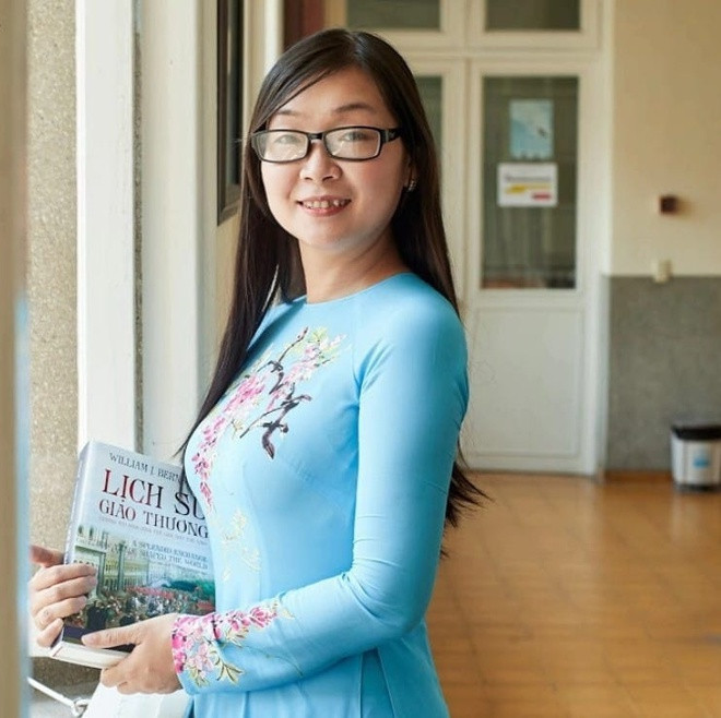 Cô Nguyễn Thị Huyền Thảo, giáo viên trường THPT chuyên Trần Đại Nghĩa (TP.HCM) Cô Nguyễn Thị Huyền Thảo, giáo viên trường THPT chuyên Trần Đại Nghĩa (TP.HCM)