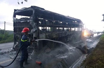 BẢN TIN ATGT: Thiếu nữ 19 tuổi tử vong dưới bánh xe tải ảnh 3