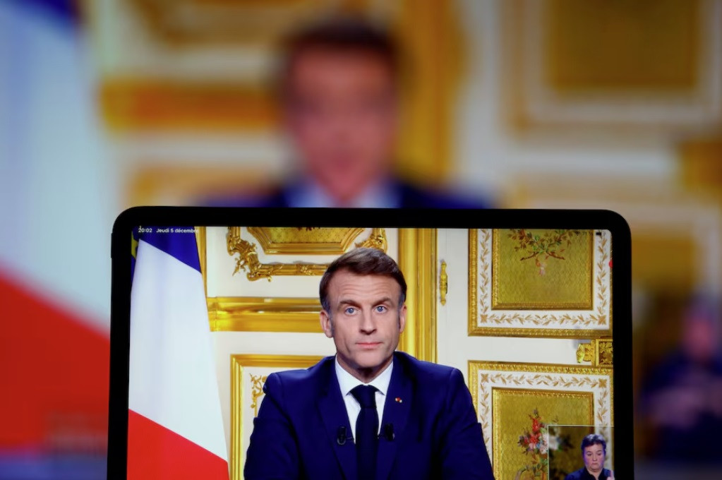 Tổng thống Pháp Emmanuel Macron phát biểu trên truyền hình, ngày 5/12. (Ảnh: Reuters)
