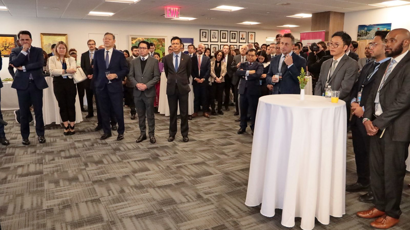 Các khách mời dự lễ công bố. (Ảnh: Mofa)