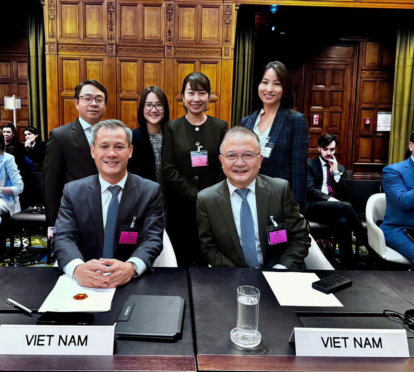 Đoàn Việt Nam tham dự phiên trình bày của Toà án Công lý quốc tế. (Ảnh: Mofa) Đoàn Việt Nam tham dự phiên trình bày của Toà án Công lý quốc tế. (Ảnh: Mofa)