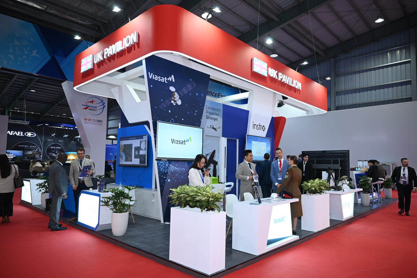 Gian trưng bày của các thương hiệu Anh tại Triển lãm Quốc phòng Quốc tế Việt Nam 2024. (Ảnh: ĐSQ Anh)