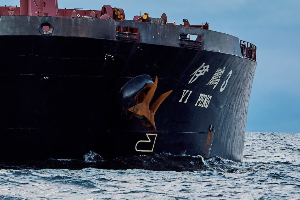 Tàu Yi Peng 3 bị nghi ngờ liên quan đến vụ đứt cáp tín hiệu ở vùng biển Baltic. (Ảnh: Reuters) Tàu Yi Peng 3 bị nghi ngờ liên quan đến vụ đứt cáp tín hiệu ở vùng biển Baltic. (Ảnh: Reuters)