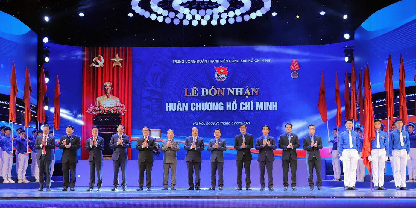Đoàn TNCS Hồ Chí Minh vinh dự được nhận Huân chương Hồ Chí Minh lần thứ 3 của Chủ tịch nước. - Ảnh: Dương Triều Đoàn TNCS Hồ Chí Minh vinh dự được nhận Huân chương Hồ Chí Minh lần thứ 3 của Chủ tịch nước. - Ảnh: Dương Triều