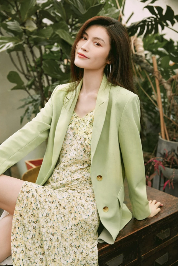 Cùng với Hề Mộng Dao (Ming Xi), Lưu Văn (Liu Wen), Tần Thư Bồi..., Hà Tuệ là một trong những mỹ nhân gốc Á nổi tiếng và gặt hái thành công trong làng mốt quốc tế.