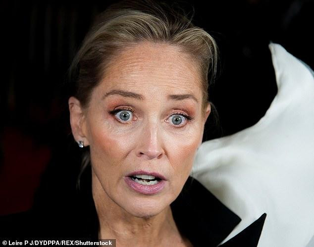 Sharon Stone bị nâng ngực "bất đắc dĩ"