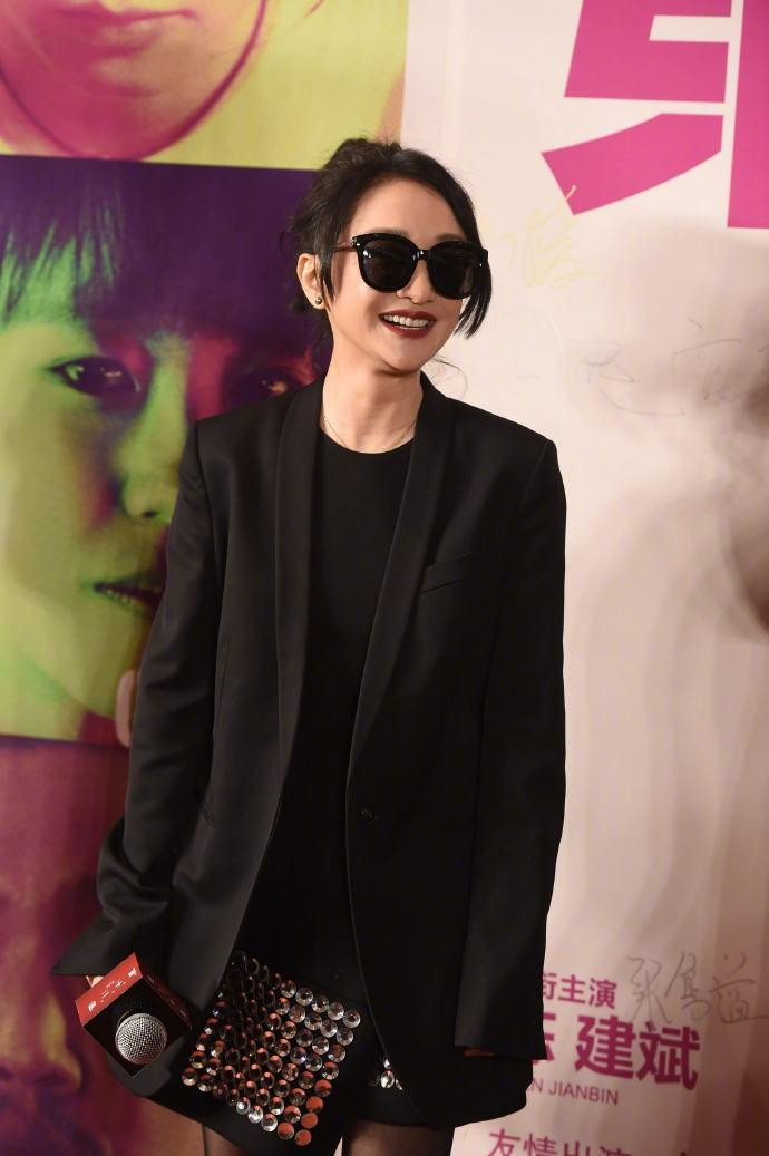 Dù từng không ít lần xuất hiện với vẻ ngoài nhợt nhạt nhưng phong thái thảm đỏ của Châu Tấn chưa bao giờ làm người hâm mộ thất vọng.