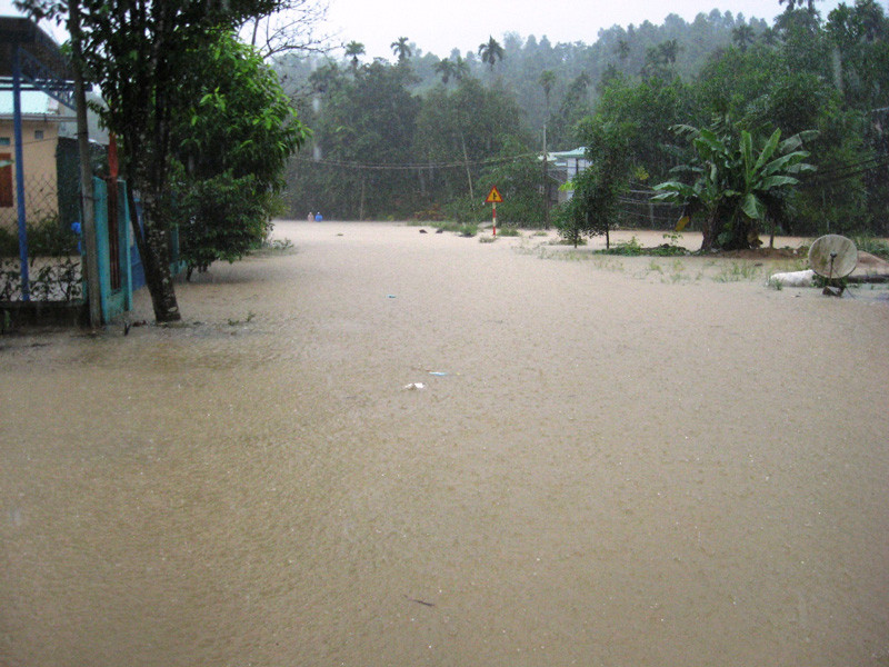 Mưu lớn, kèm theo việc thủy điện xã lũ đã khiến nhiều vùng hạ du ở Quảng Nam ngập nặng