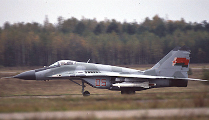 MiG-29 với tên lửa R-77 MiG-29 với tên lửa R-77