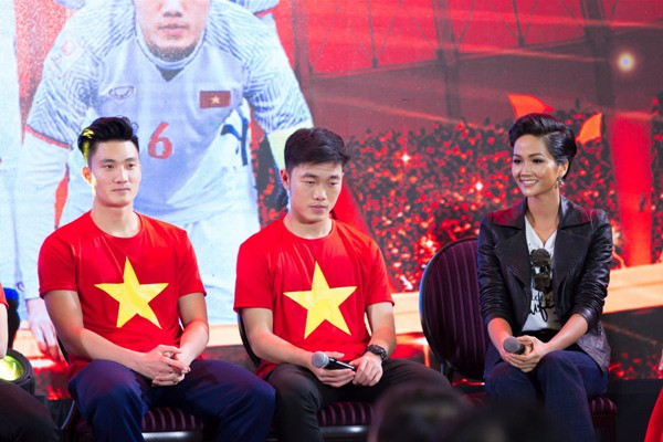 HH H’hen Niê tiết lộ điểm tương đồng với đội trưởng U23 Việt Nam ảnh 1
