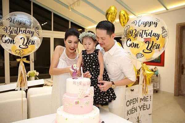 Trang Trần, Hari Won, Kha Ly đón Tết cùng gia đình chồng như thế nào? ảnh 1