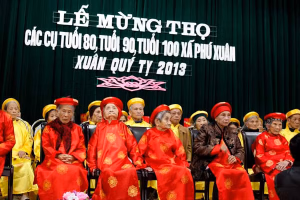 Các cụ trong lễ mừng thọ