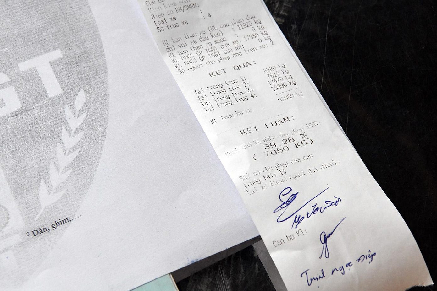 Đối với các phương tiện vi phạm kích thước thùng xe, tự ý cải tạo phương tiện khi xử lý phải sử dụng camera ghi lại hình ảnh các phương tiện vi phạm; đồng thời, lập danh sách gửi Cục Đăng kiểm Việt Nam để cảnh báo, yêu cầu khôi phục như trước khi kiểm định.