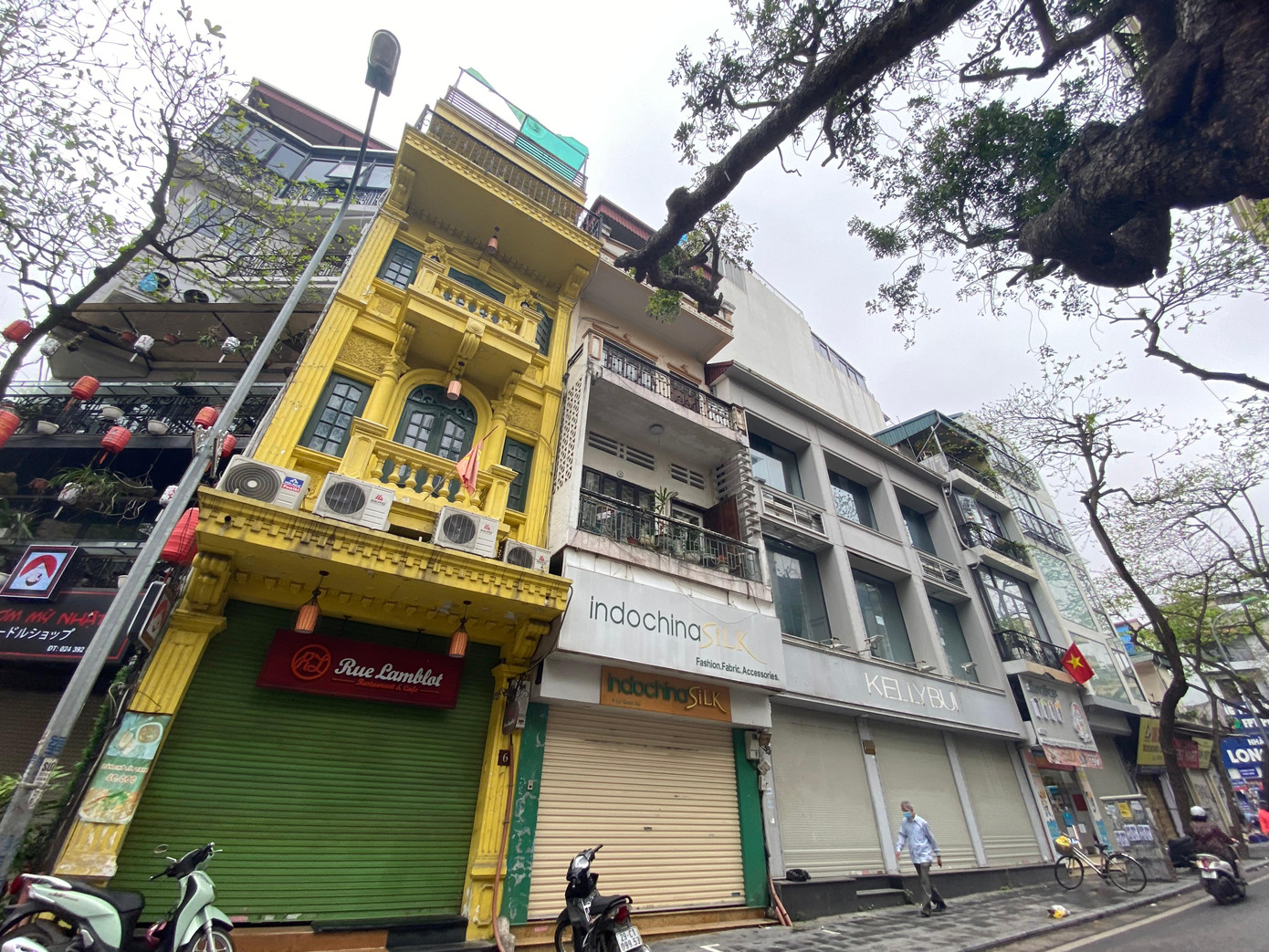 Đáng chú ý, mức độ quan tâm văn phòng cho thuê cũng tăng 17%, trong khi trước đó gần như đi ngang. Tuy nhiên, phân khúc cửa hàng, kiot và nhà mặt phố có mức độ quan tâm tăng không đáng kể. Dù lượng tìm kiếm tăng không nhiều, nhưng đáng chú ý, lượng tin đăng cho thuê ki ốt, nhà mặt phố lại tăng khá mạnh. Đáng chú ý, mức độ quan tâm văn phòng cho thuê cũng tăng 17%, trong khi trước đó gần như đi ngang. Tuy nhiên, phân khúc cửa hàng, kiot và nhà mặt phố có mức độ quan tâm tăng không đáng kể. Dù lượng tìm kiếm tăng không nhiều, nhưng đáng chú ý, lượng tin đăng cho thuê ki ốt, nhà mặt phố lại tăng khá mạnh.