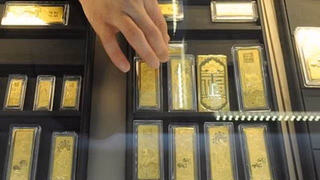 Vàng thế giới hôm qua quay đầu tăng trở lại nhờ sự hỗ trợ của đồng euro
