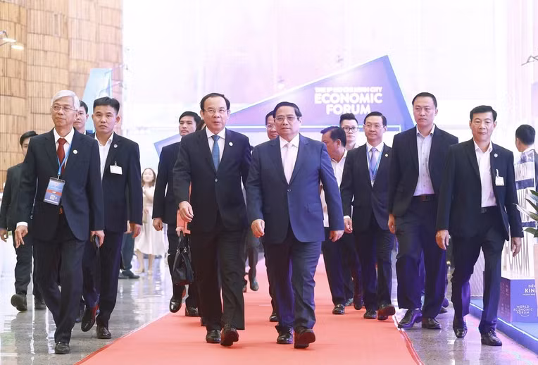 Thủ tướng Phạm Minh Chính đến dự diễn đàn. Ảnh: VGP.