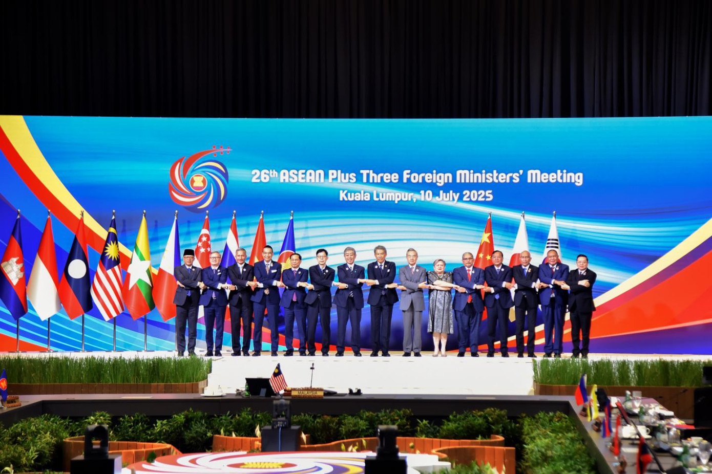 Các Bộ trưởng Ngoại giao ASEAN, Trung Quốc, Nhật Bản và Hàn Quốc tại Hội nghị Bộ trưởng ASEAN+3. Ảnh: Mofa Các Bộ trưởng Ngoại giao ASEAN, Trung Quốc, Nhật Bản và Hàn Quốc tại Hội nghị Bộ trưởng ASEAN+3. Ảnh: Mofa