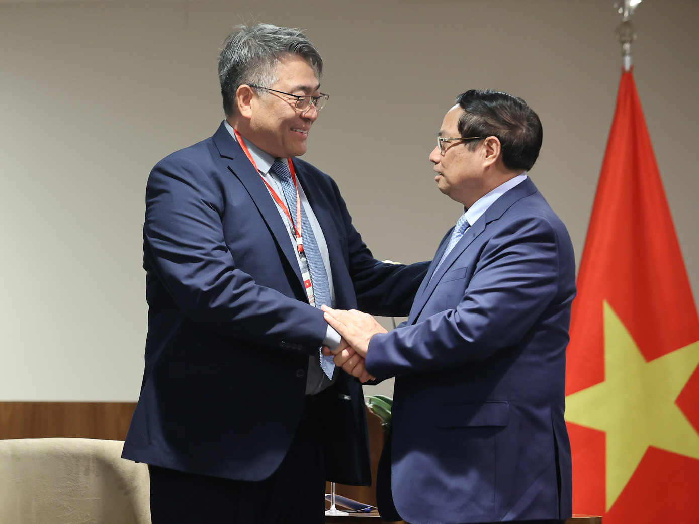 Thủ tướng Phạm Minh Chính làm việc với Giám đốc Công ty Granja Fujikura. Ảnh: VGP Thủ tướng Phạm Minh Chính làm việc với Giám đốc Công ty Granja Fujikura. Ảnh: VGP