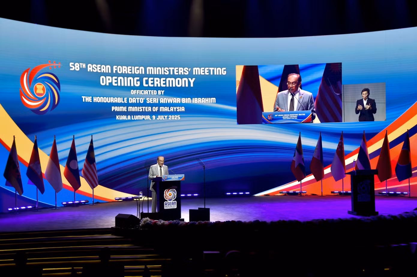 Thủ tướng Malaysia Anwar Ibrahim phát biểu khai mạc hội nghị. Ảnh: Mofa