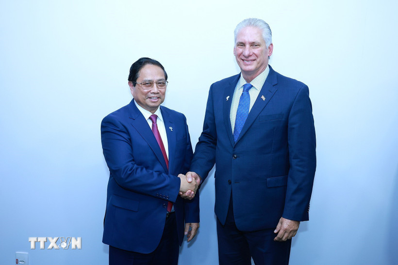 Thủ tướng Phạm Minh Chính có cuộc hội kiến Bí thư thứ nhất, Chủ tịch nước Cuba Miguel Diaz Canel. Ảnh: TTXVN