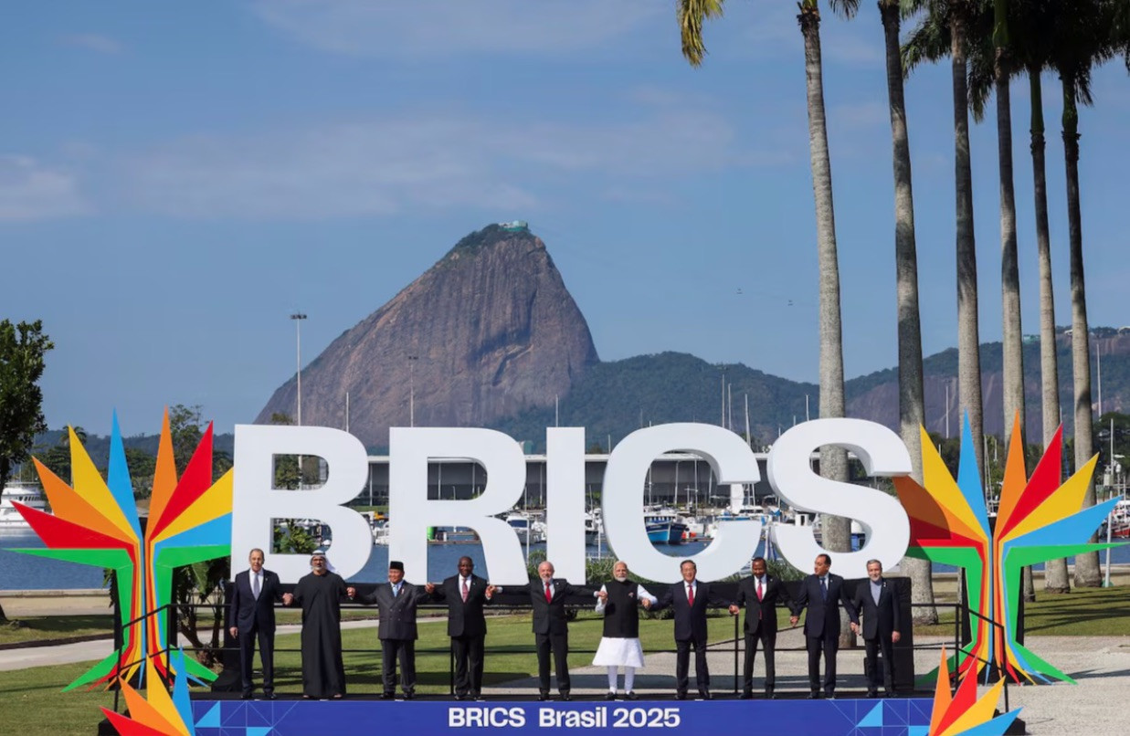 Các nhà lãnh đạo BRICS chụp ảnh chung nhân hội nghị thượng đỉnh tại Rio de Janeiro. (Ảnh: Reuters) Các nhà lãnh đạo BRICS chụp ảnh chung nhân hội nghị thượng đỉnh tại Rio de Janeiro. (Ảnh: Reuters)