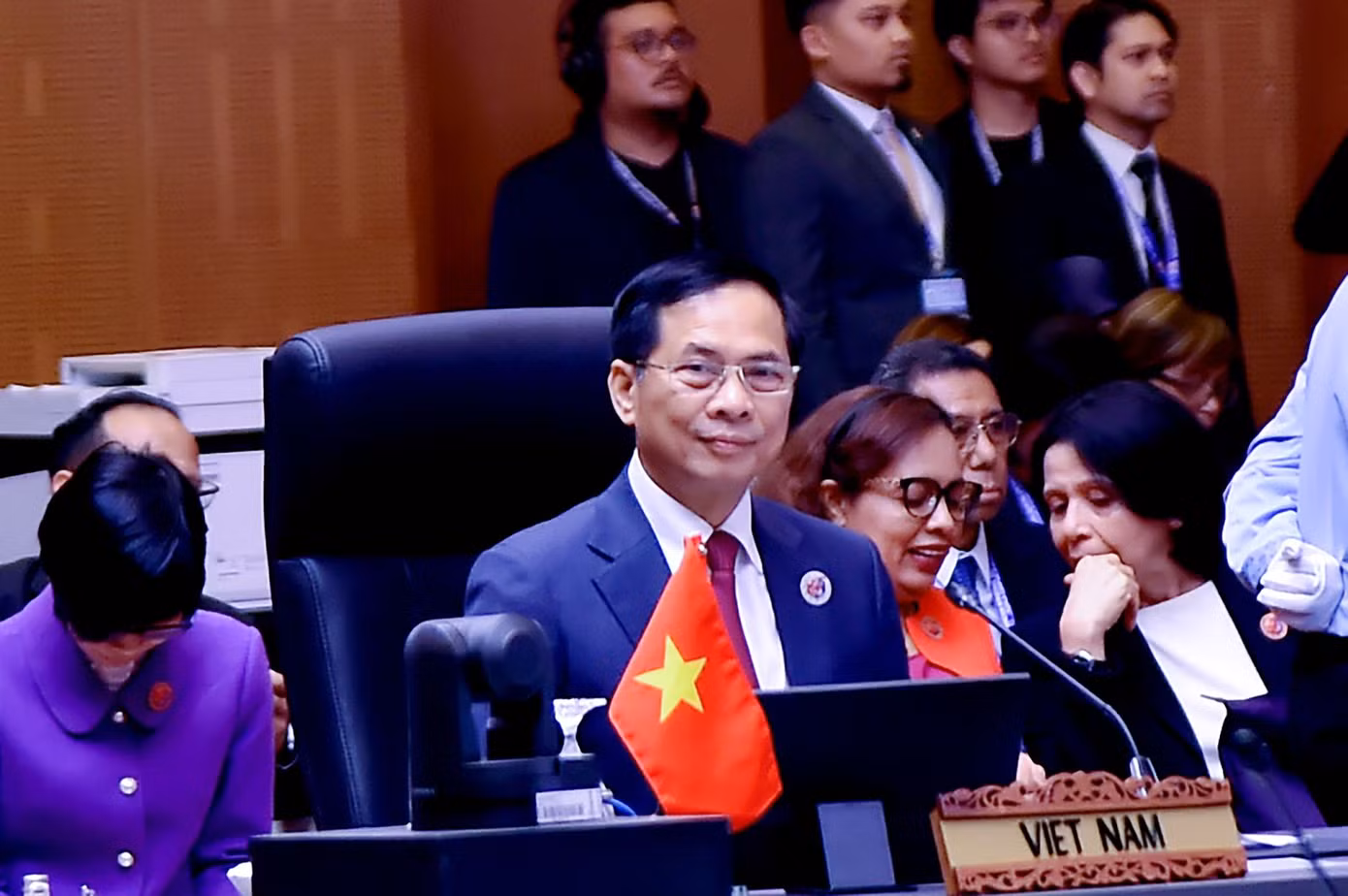 Phó Thủ tướng, Bộ trưởng Ngoại giao Bùi Thanh Sơn tại hội nghị. Ảnh: Mofa