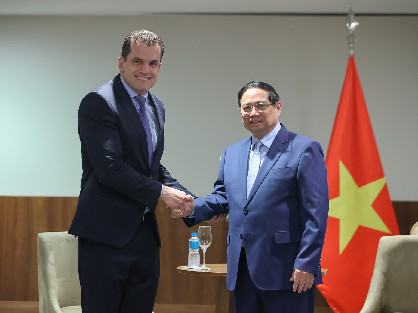 Thủ tướng Phạm Minh Chính tiếp ông Fábio Maia de Oliveira - lãnh đạo Tập đoàn JBS. Ảnh: VGP