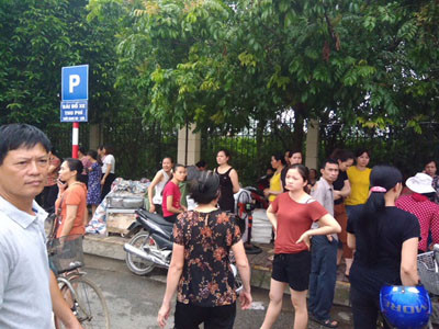 Cận cảnh vụ cháy thiêu rụi nhiều ki ốt ở chợ Sóc Sơn ảnh 1