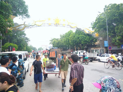 Cận cảnh vụ cháy thiêu rụi nhiều ki ốt ở chợ Sóc Sơn ảnh 3