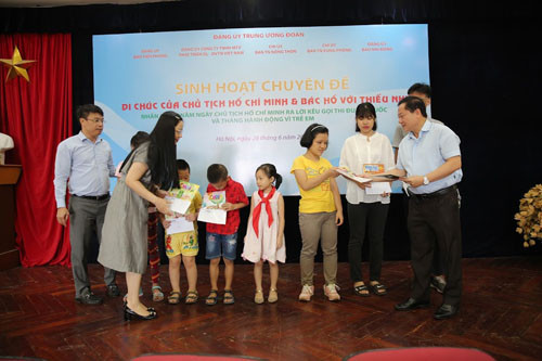 Tái hiện sinh động Nhân cách lớn Hồ Chí Minh qua lời GS Hoàng Chí Bảo ảnh 2