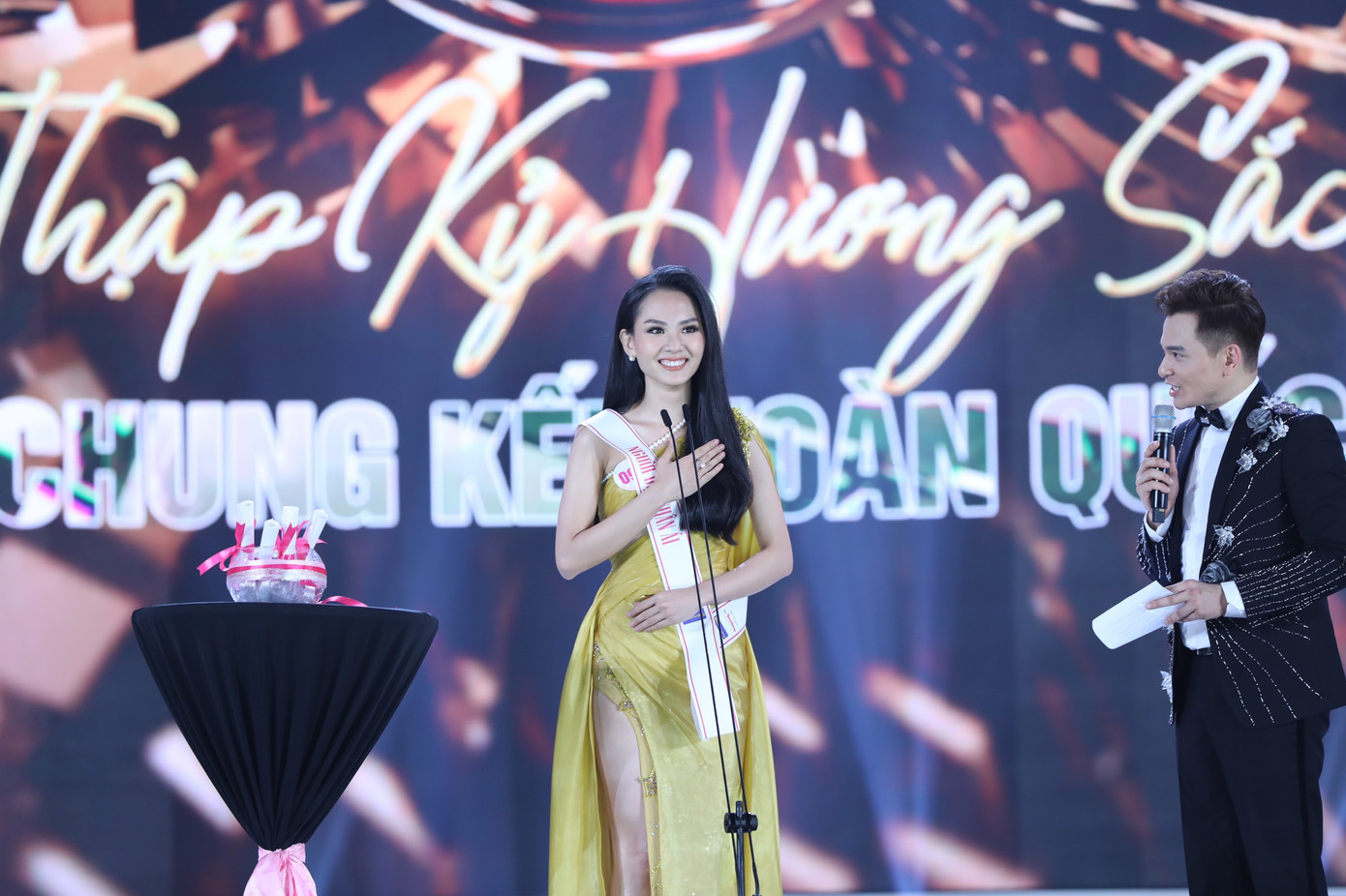 Đỗ Thị Hà đăng quang Hoa hậu Việt Nam 2020 ảnh 9