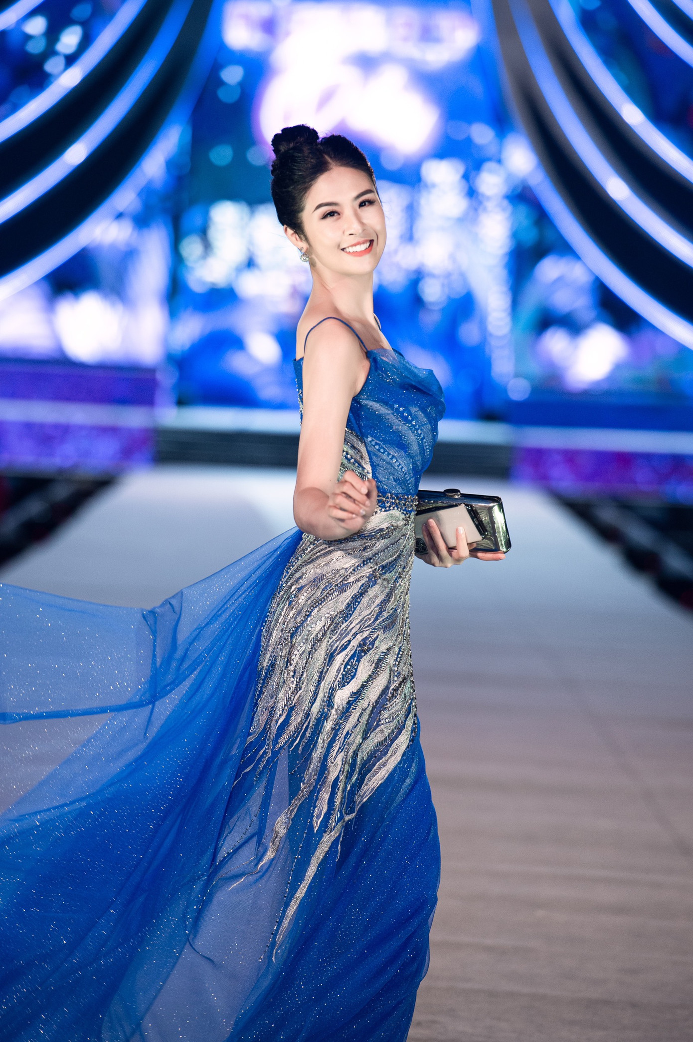 Xướng tên top 5 Người đẹp Biển - Hoa hậu Việt Nam năm 2020 ảnh 67