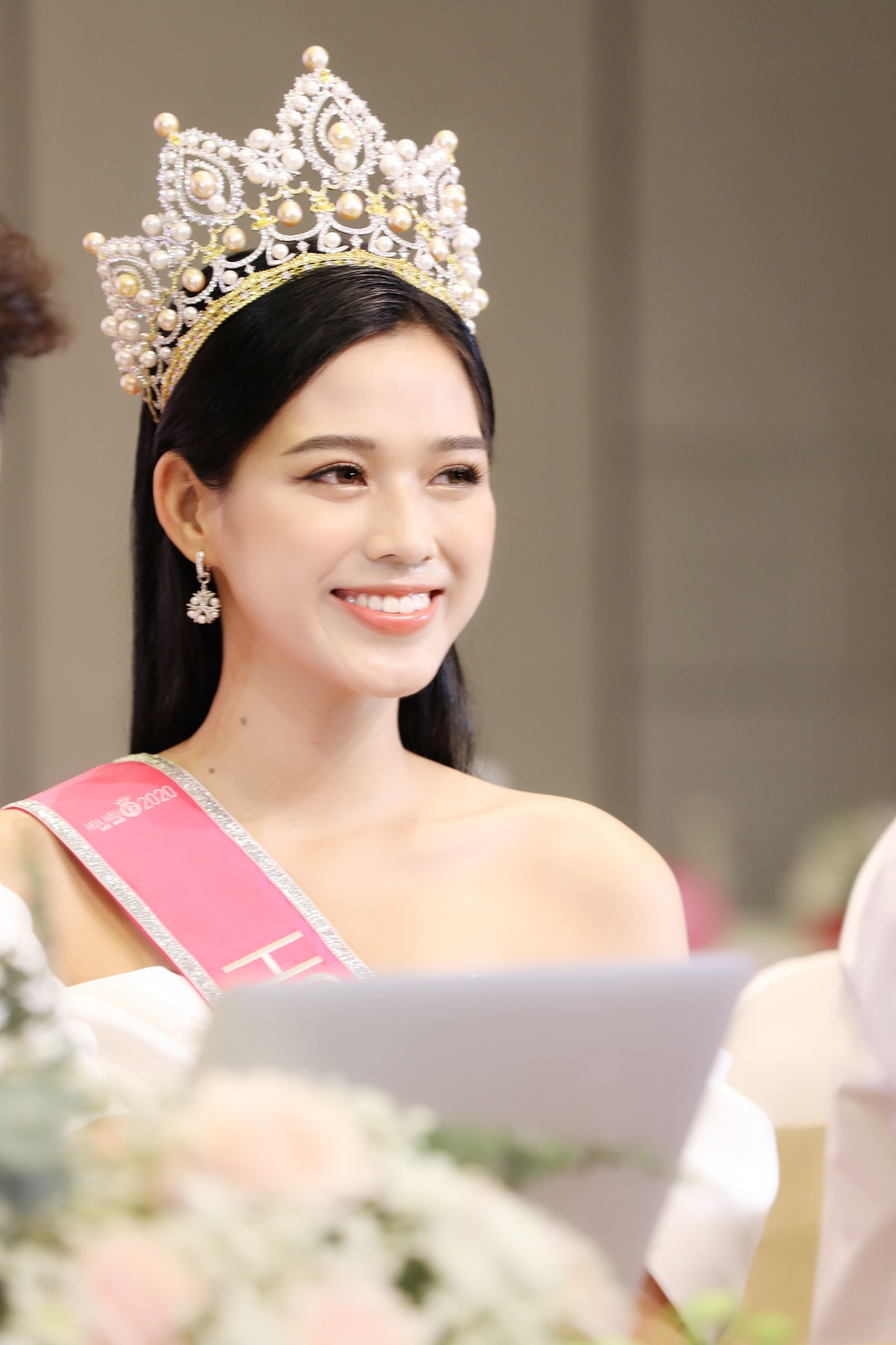 Đỗ Thị Hà: 'Sáng mở mắt dậy vẫn lâng lâng, chưa tin mình là tân Hoa hậu Việt Nam' ảnh 8