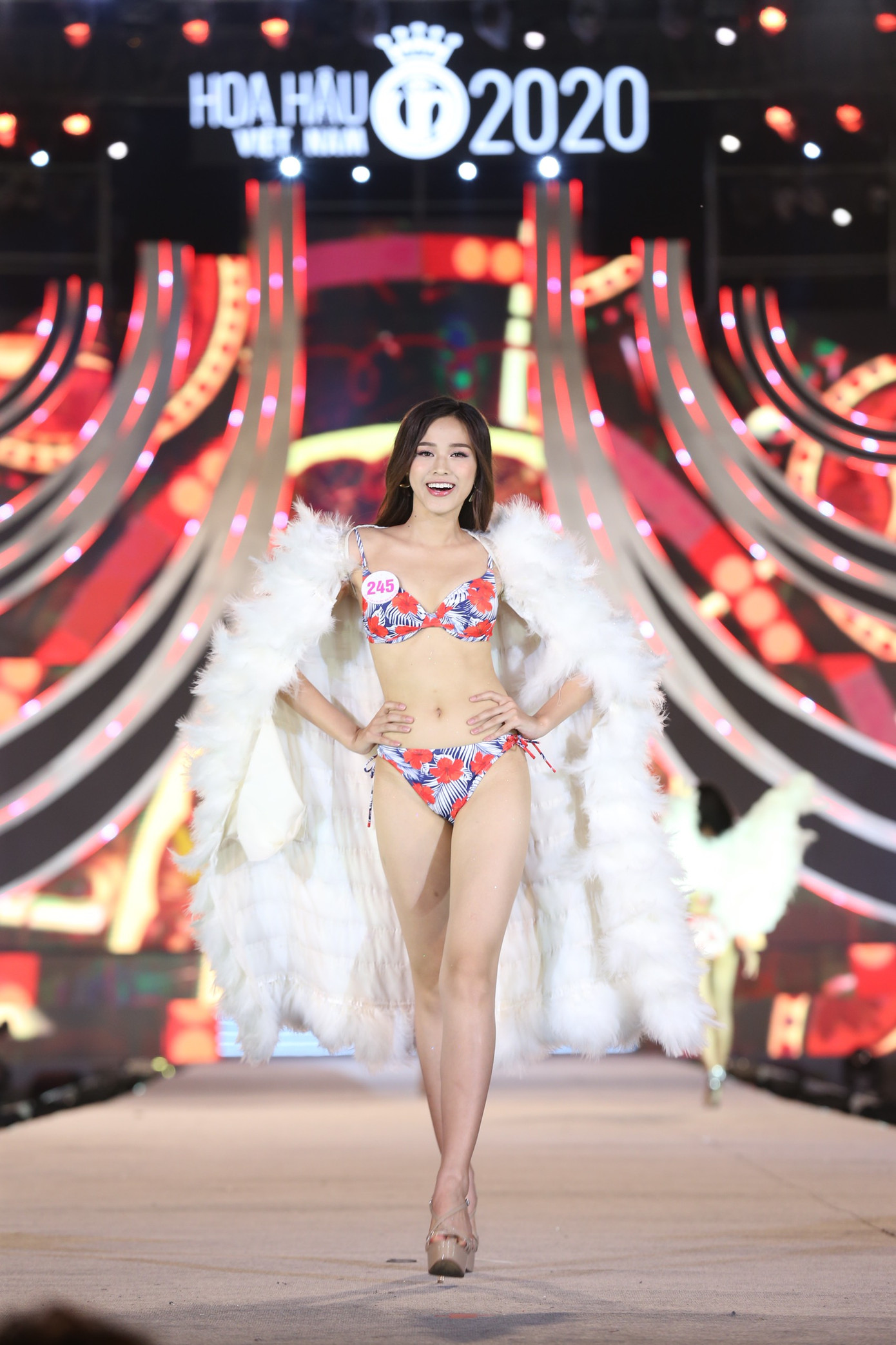 Xướng tên top 5 Người đẹp Biển - Hoa hậu Việt Nam năm 2020 ảnh 17