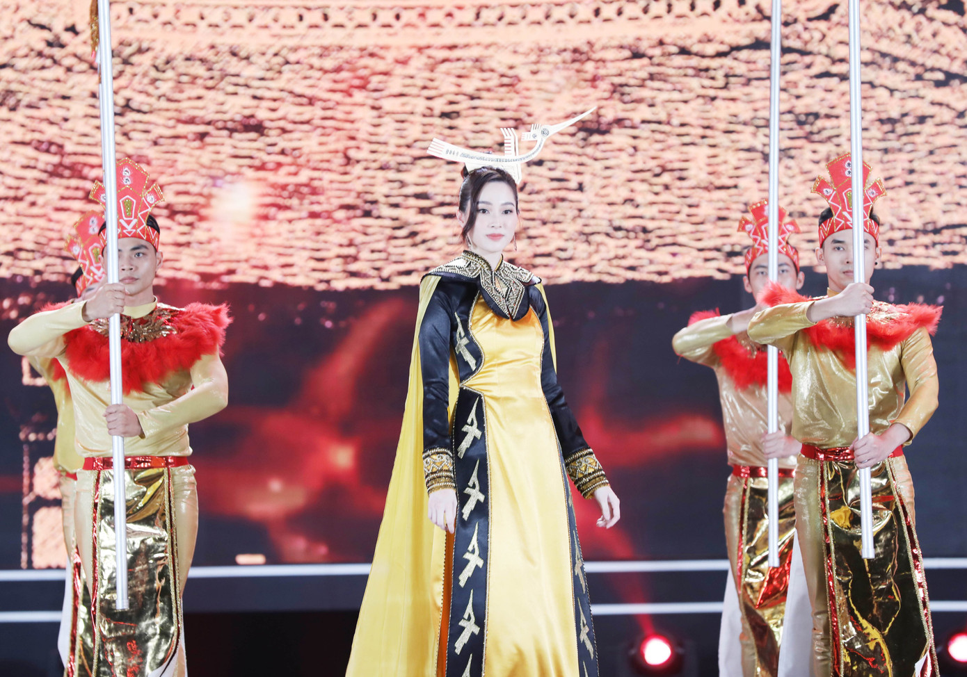 Đỗ Thị Hà đăng quang Hoa hậu Việt Nam 2020 ảnh 41