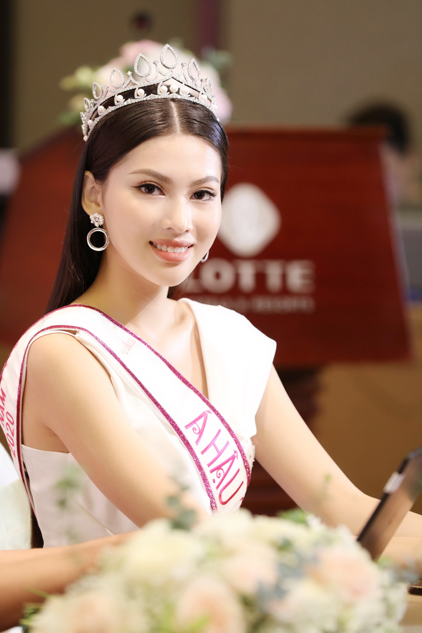 Đỗ Thị Hà: 'Sáng mở mắt dậy vẫn lâng lâng, chưa tin mình là tân Hoa hậu Việt Nam' ảnh 5