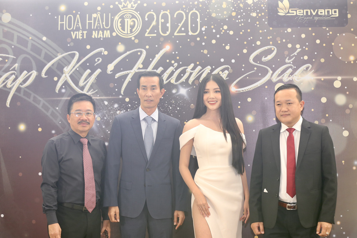 Truyền hình trực tiếp Chung kết toàn quốc Hoa hậu Việt Nam 2020 trên sóng VTV3 ảnh 49