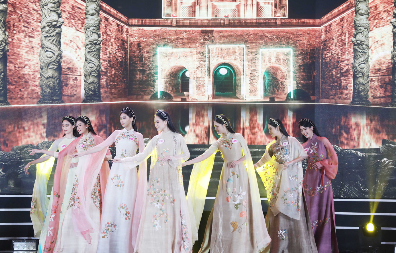 Đỗ Thị Hà đăng quang Hoa hậu Việt Nam 2020 ảnh 45