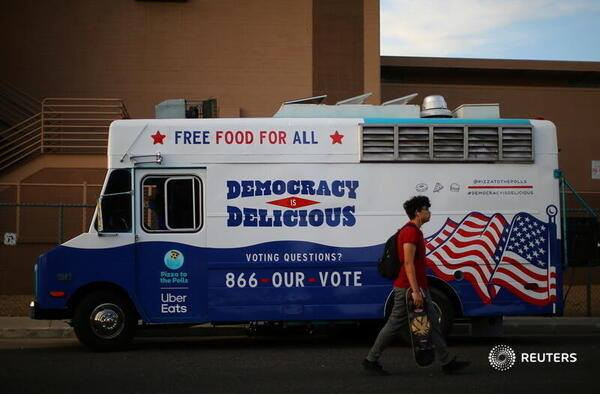 Đương kim Tổng thống Trump tuyên bố thắng lớn ảnh 19