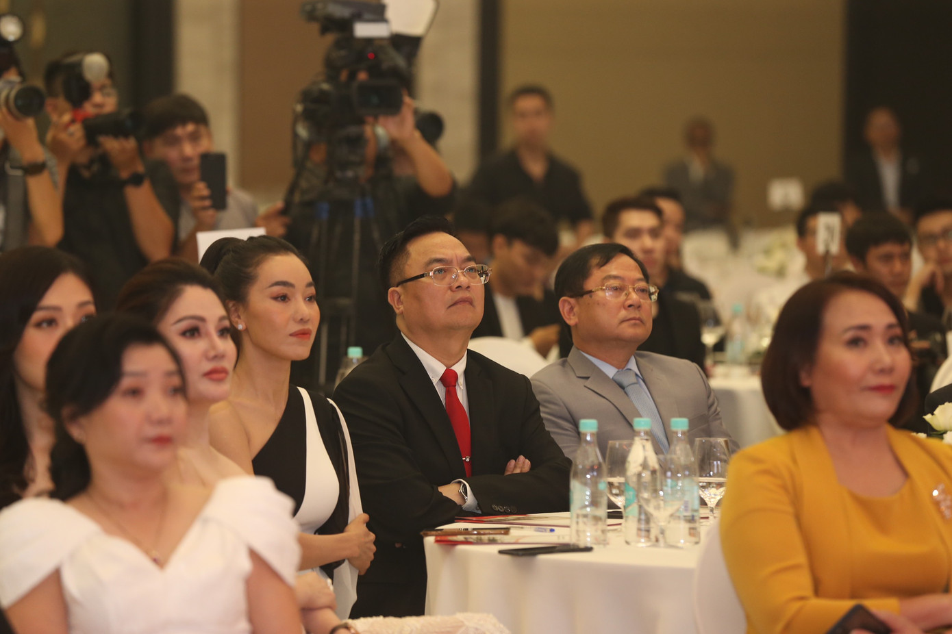 Truyền hình trực tiếp Chung kết toàn quốc Hoa hậu Việt Nam 2020 trên sóng VTV3 ảnh 38