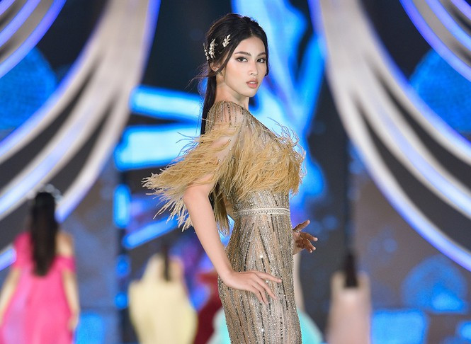 Đỗ Thị Hà: 'Sáng mở mắt dậy vẫn lâng lâng, chưa tin mình là tân Hoa hậu Việt Nam' ảnh 17