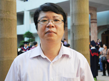 Anh La Đức Dũng, đang công tác tại Bộ TN&MT, học văn bằng hai Luật Kinh tế. Anh La Đức Dũng, đang công tác tại Bộ TN&MT, học văn bằng hai Luật Kinh tế