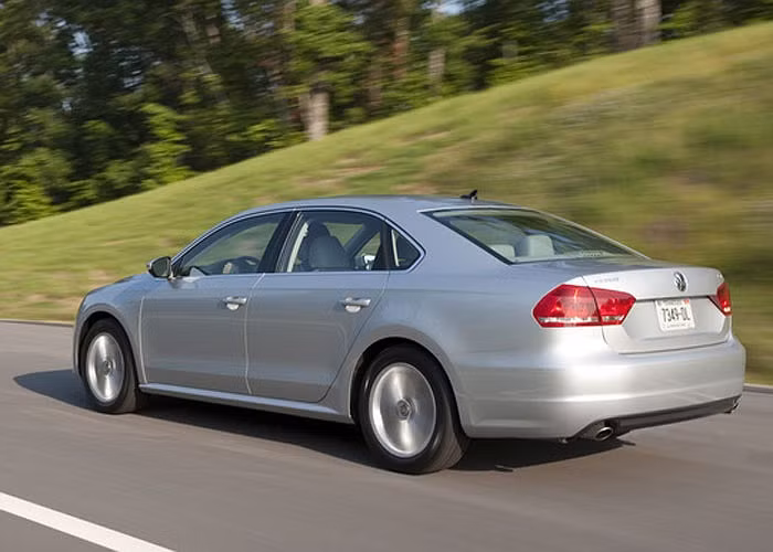 Volkswagen Passat TDI 2013 gây chú ý với mức giá cạnh tranh, động cơ diesel 4 xilanh tiết kiệm nhiên liệu và nhiều tiện nghi