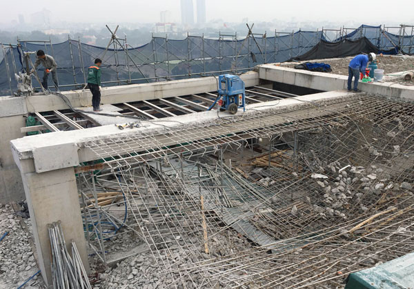 Đã phá dỡ gần 200m2 dầm, cột bê tông nhà 8B Lê Trực ảnh 4