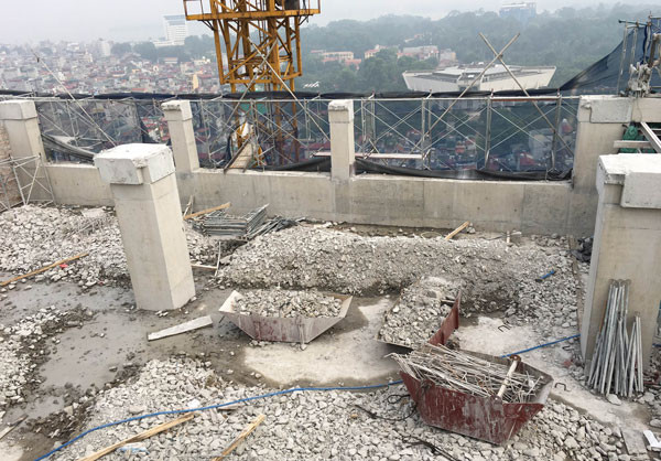 Đã phá dỡ gần 200m2 dầm, cột bê tông nhà 8B Lê Trực ảnh 6