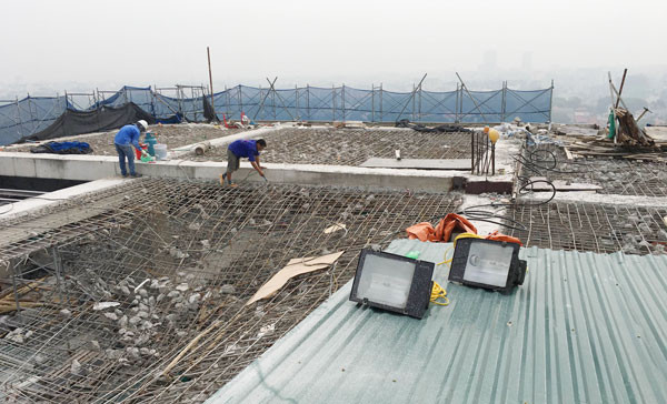 Đã phá dỡ gần 200m2 dầm, cột bê tông nhà 8B Lê Trực ảnh 7