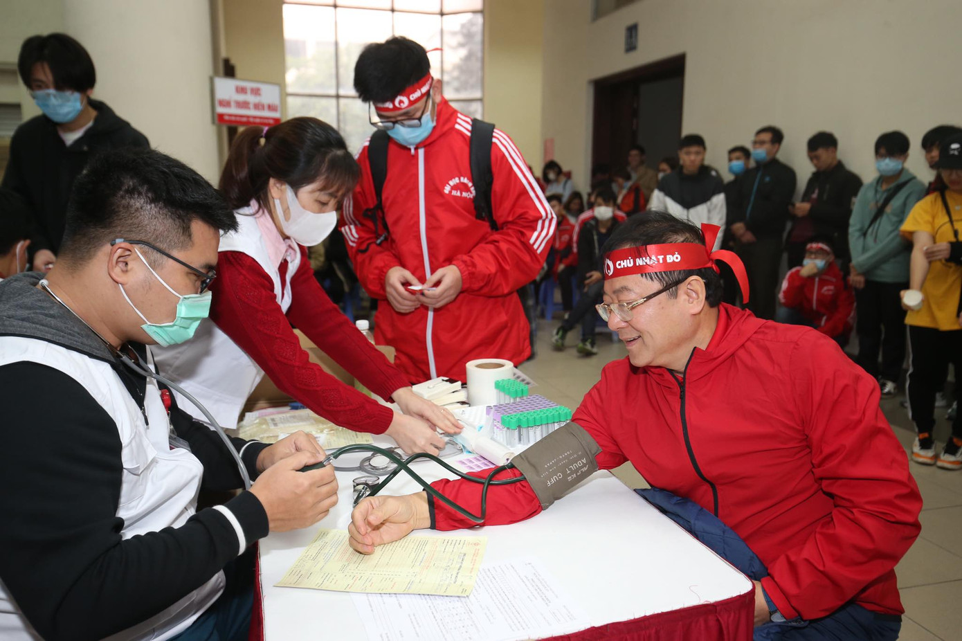 Giọt máu ấm giữa ngày đông lạnh ảnh 2