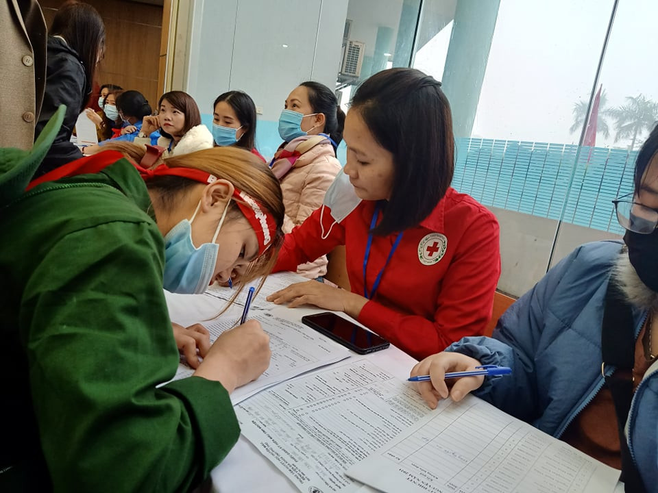 Giọt máu ấm giữa ngày đông lạnh ảnh 95