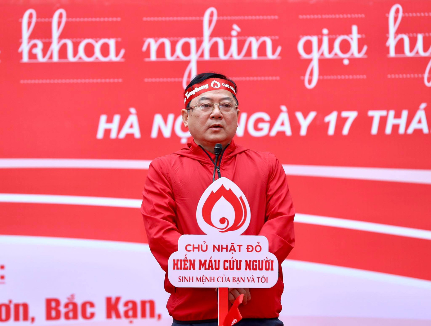 Giọt máu ấm giữa ngày đông lạnh ảnh 36