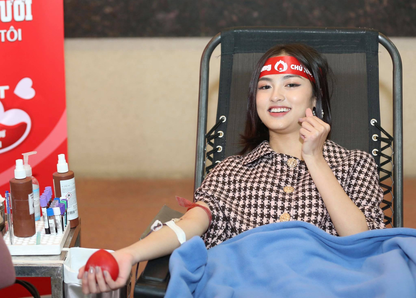 Giọt máu ấm giữa ngày đông lạnh ảnh 4